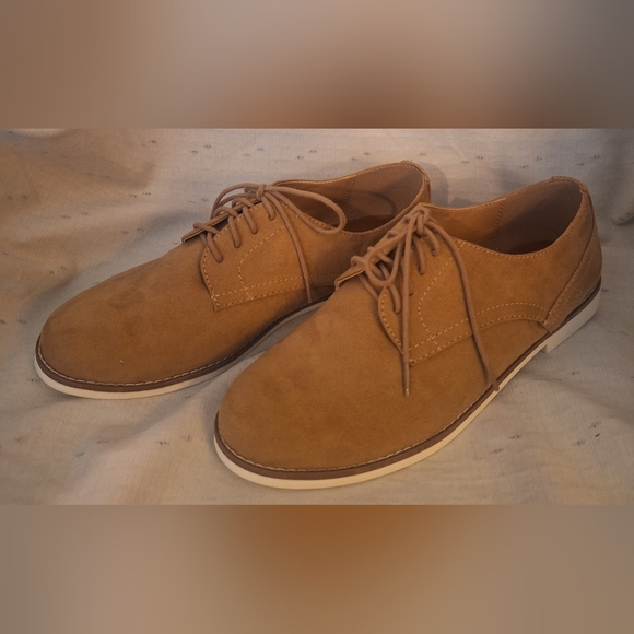 🐕NIB Y•Not? women's tan suede shoes. Size 9M - Picture 2 of 7